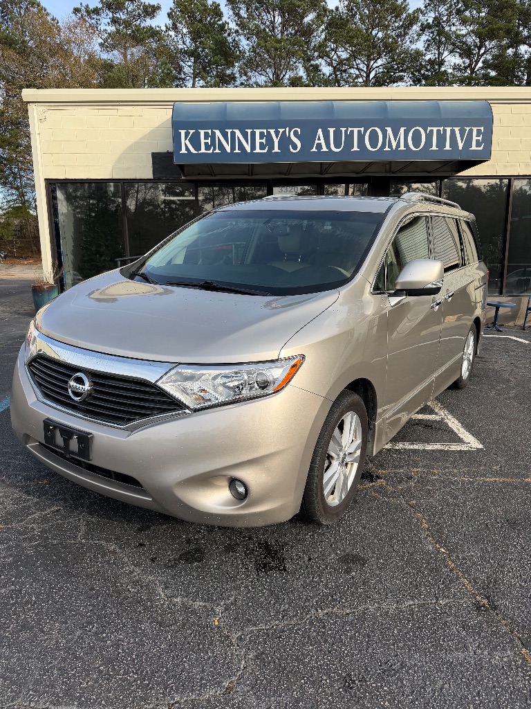 2012 Nissan Quest SL's photo