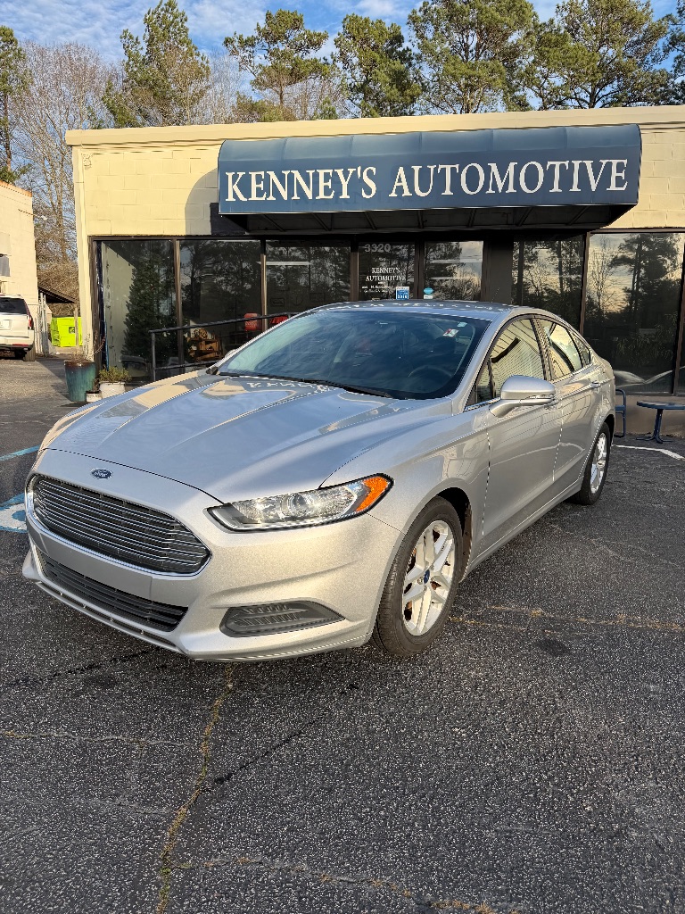 2015 Ford Fusion SE's photo