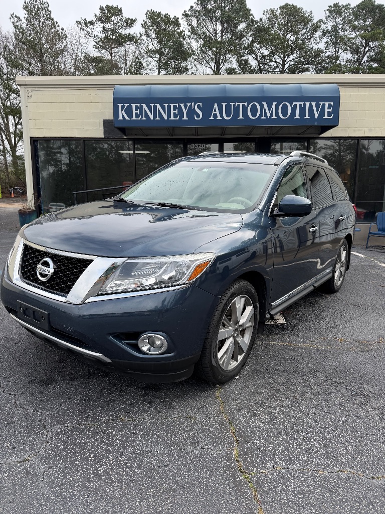 2015 Nissan Pathfinder Platinum's photo