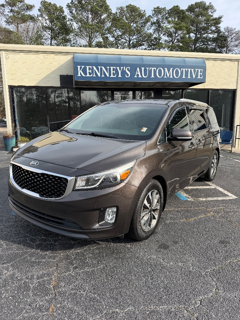 2015 Kia Sedona SX's photo