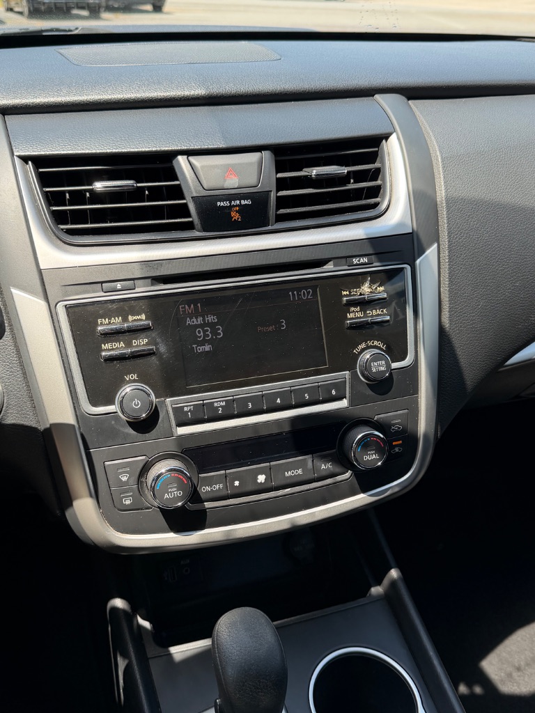 2017 Nissan Altima SV - Photo 10
