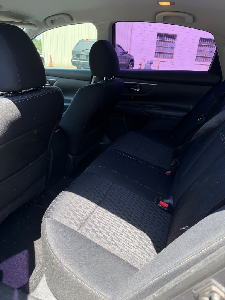 2017 Nissan Altima SV - Photo 7