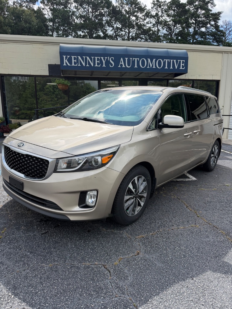2015 Kia Sedona SX's photo