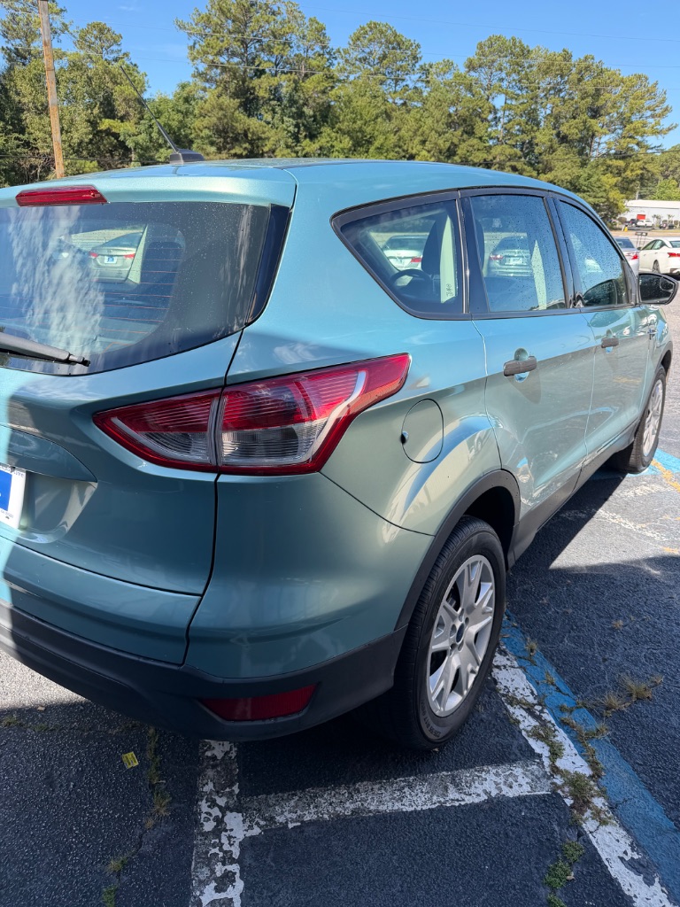 Ford Escape photo 2
