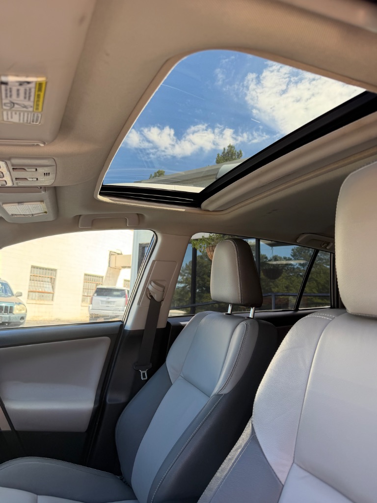 Toyota RAV4 photo 8