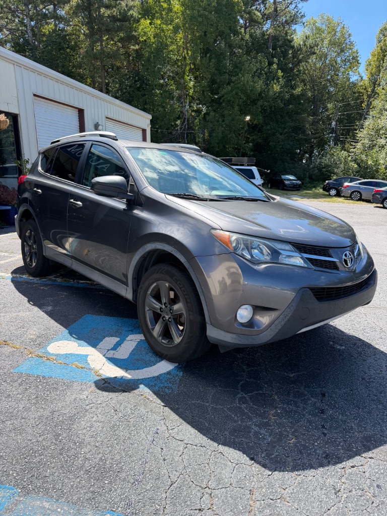 Toyota RAV4 photo 2