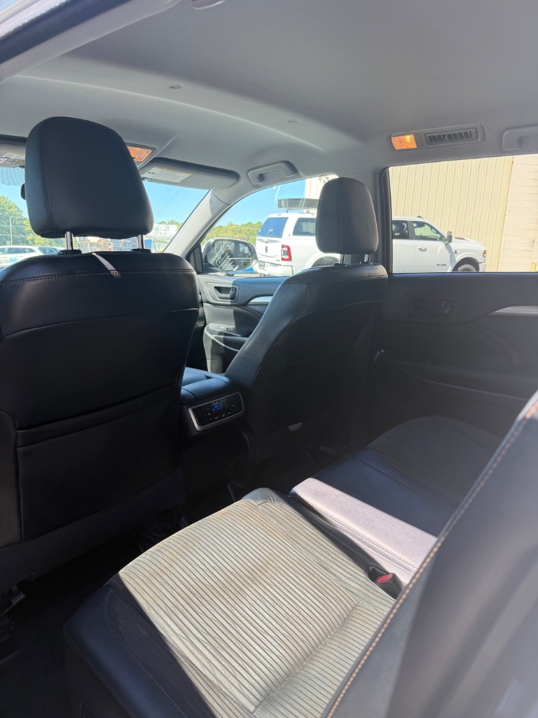 Hyundai Sonata photo 8