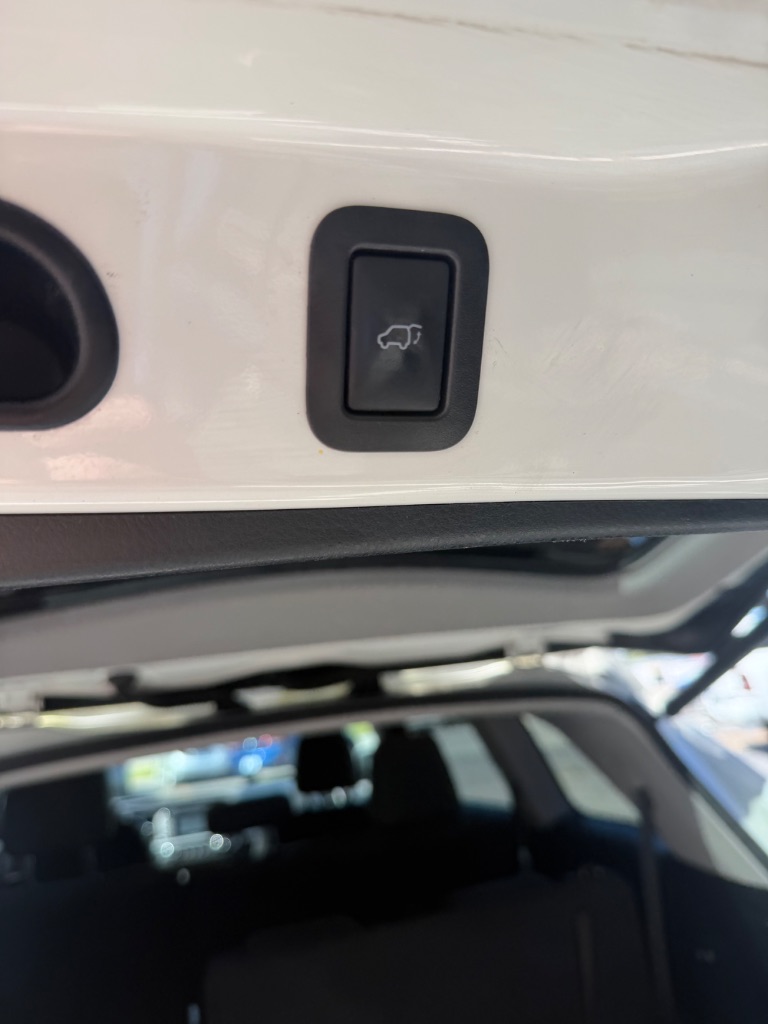 Toyota Highlander photo 6