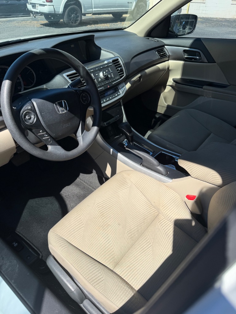 Honda Accord photo 7