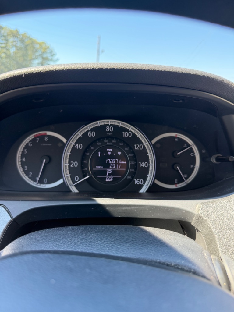 Honda Accord photo 11