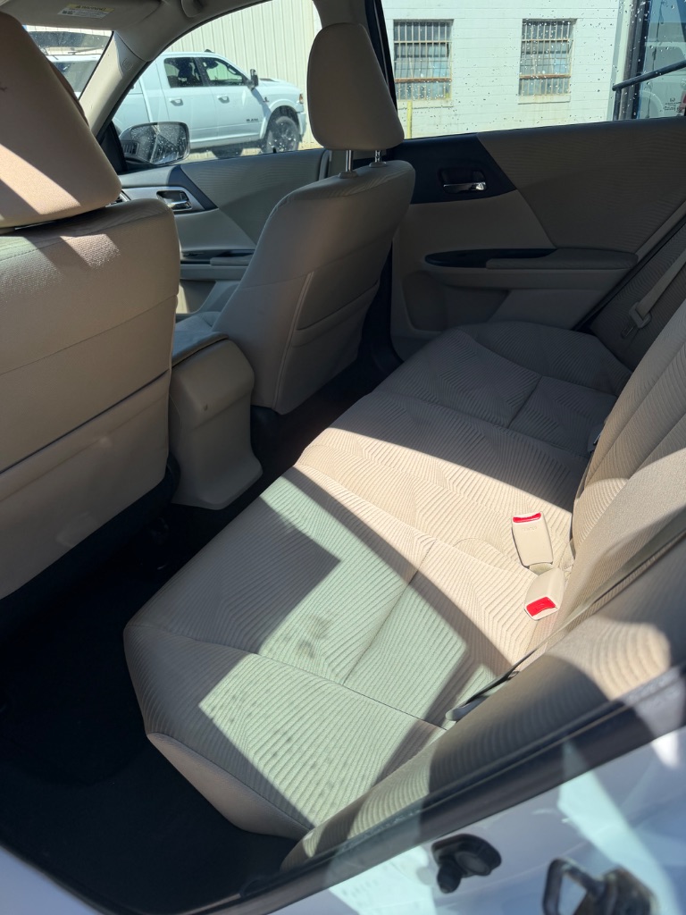 Honda Accord photo 5