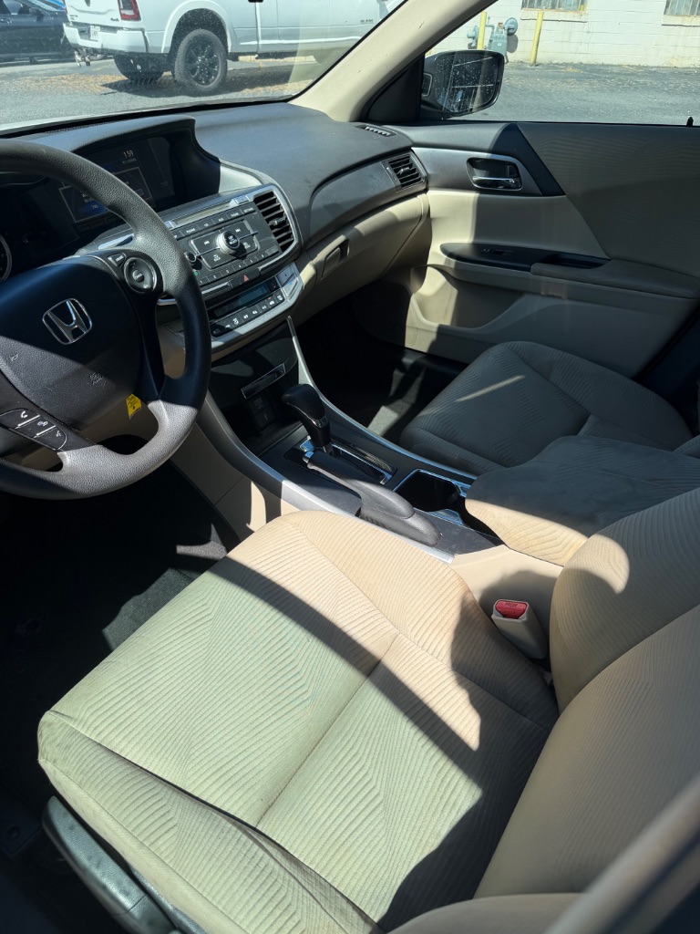 Honda Accord photo 6
