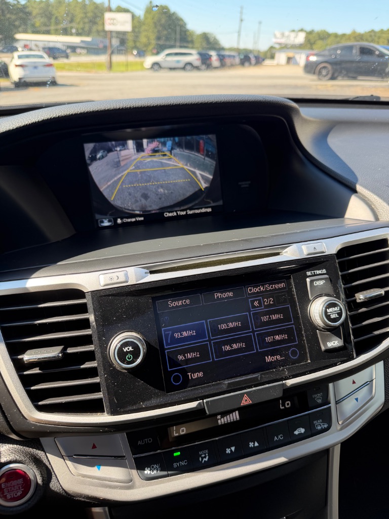 Honda Accord photo 12