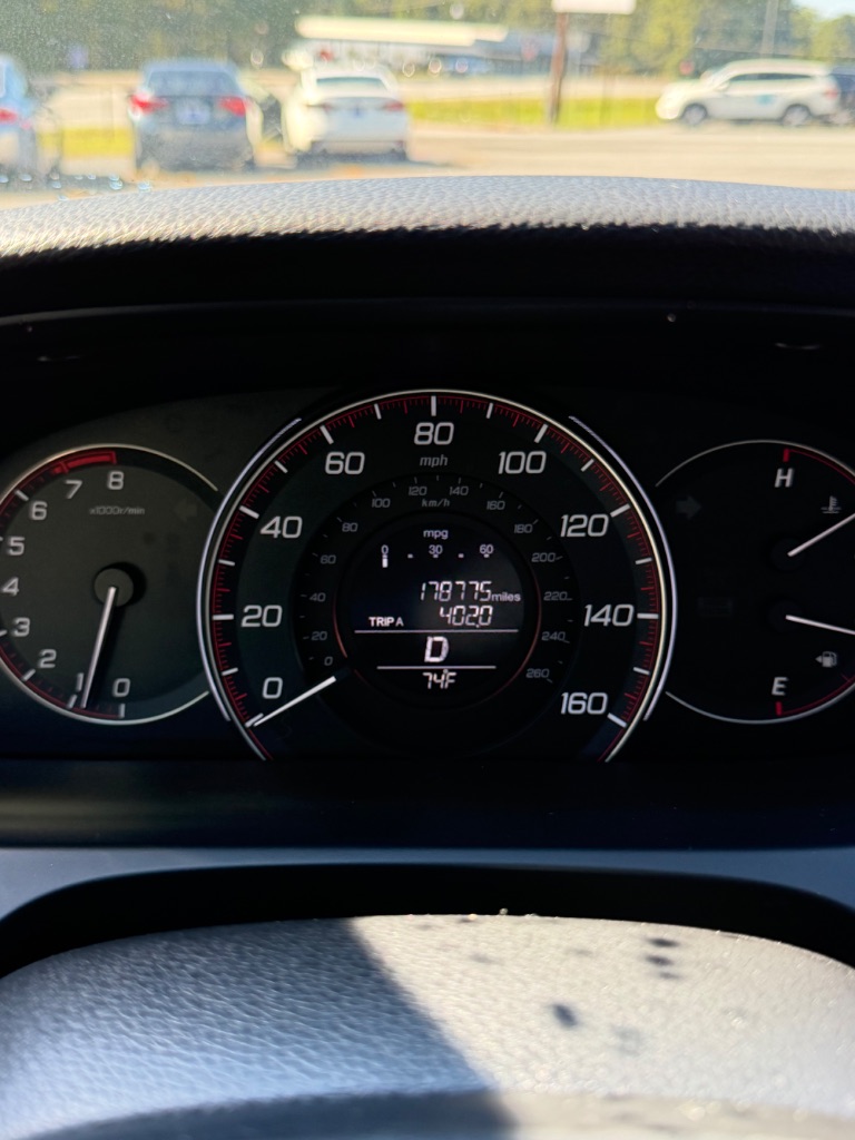 Honda Accord photo 13