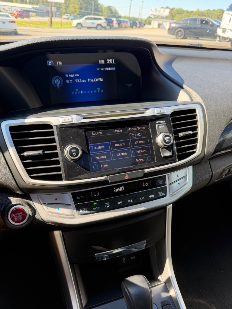 Honda Accord photo 11