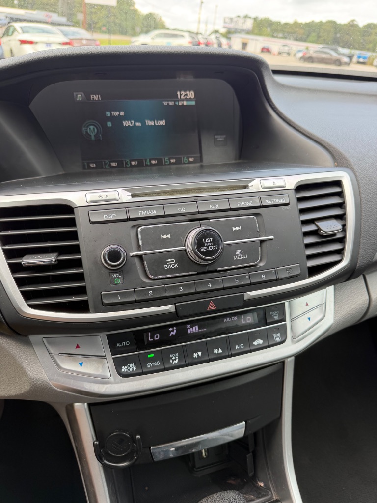 Honda Accord photo 9