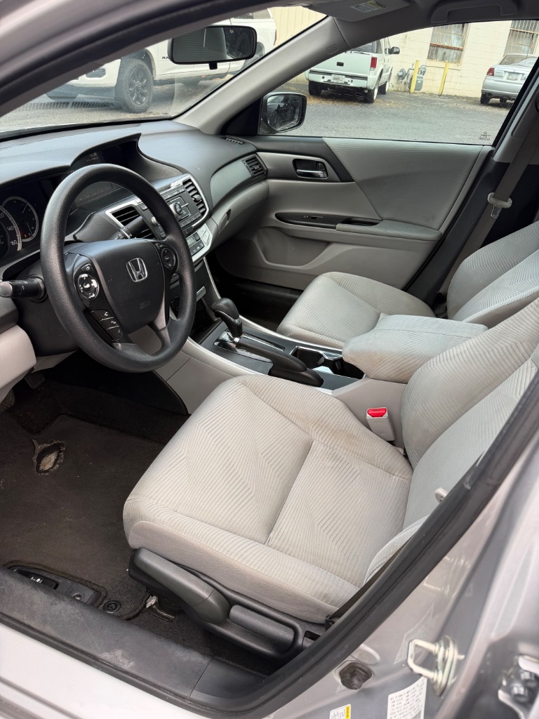 Honda Accord photo 8