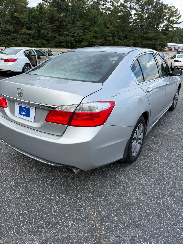 Honda Accord photo 5