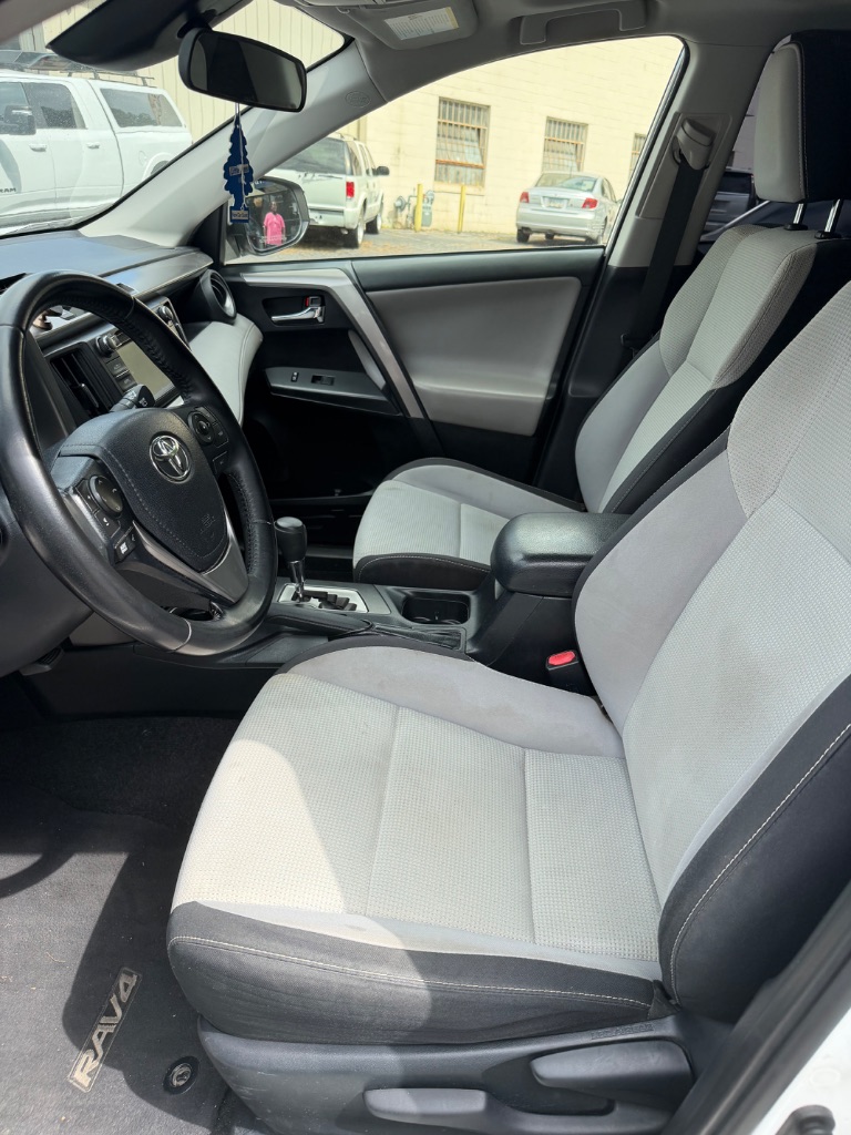Toyota RAV4 photo 9