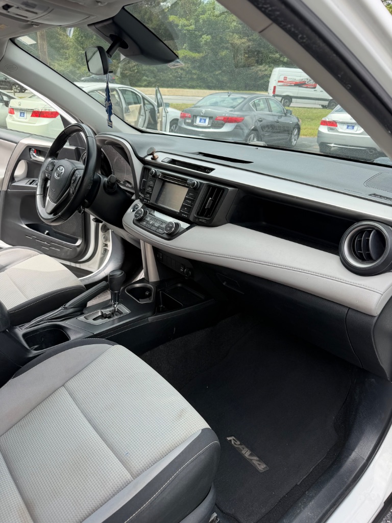 Toyota RAV4 photo 5