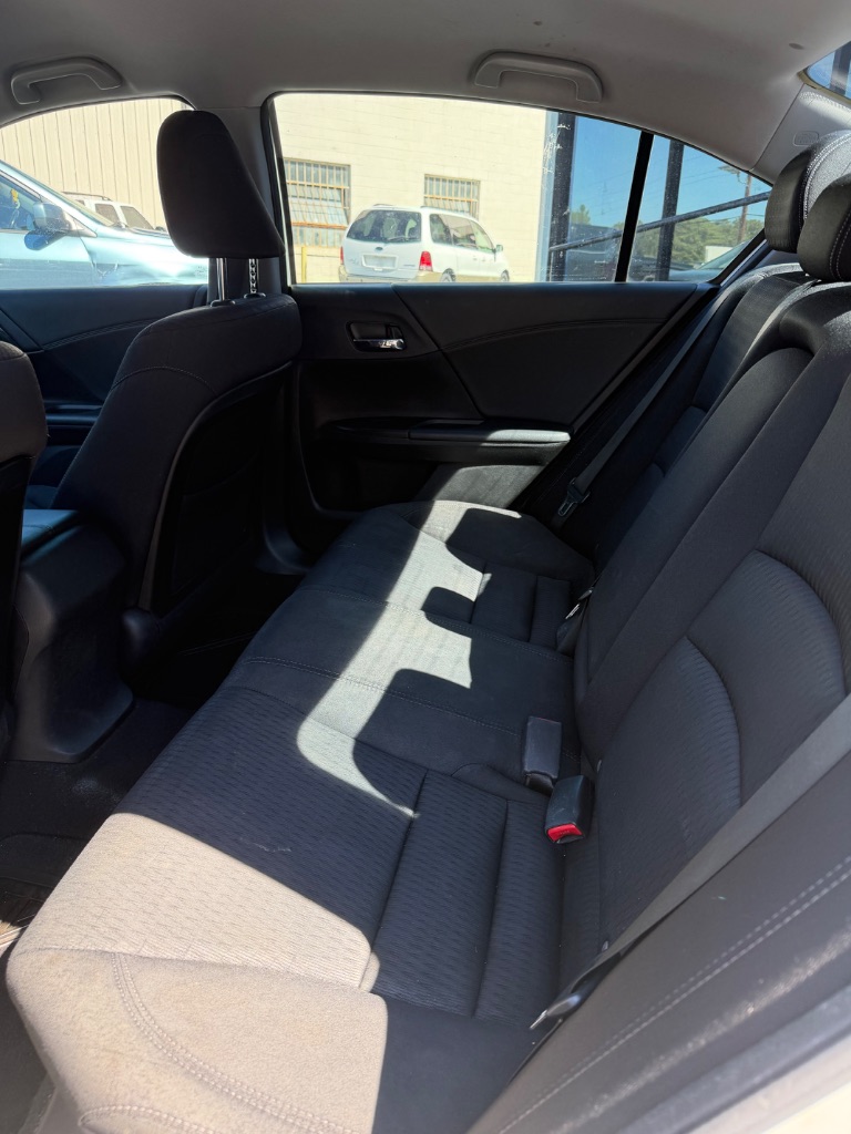 Honda Accord photo 6