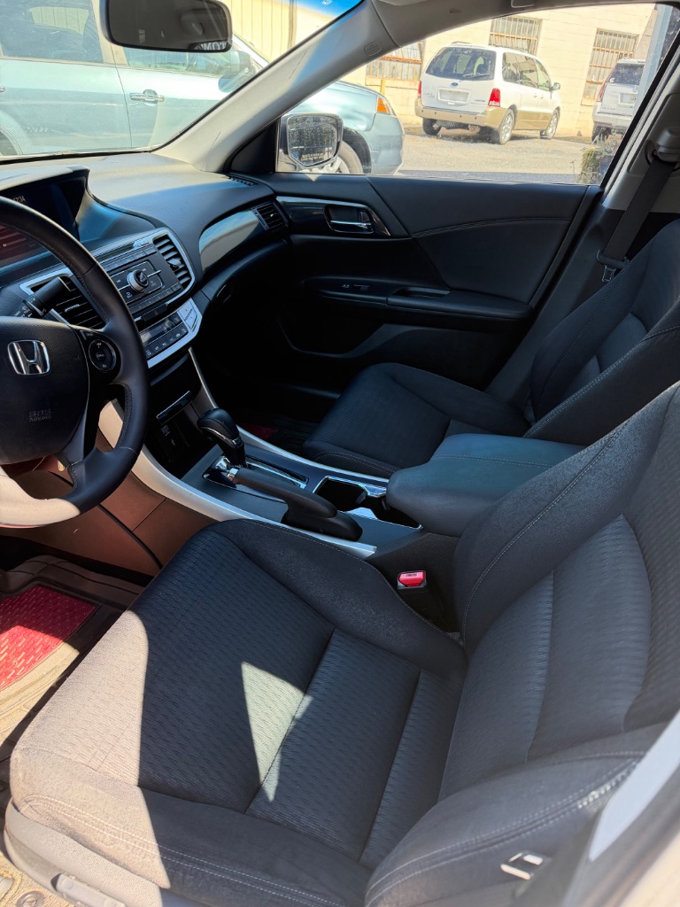 Honda Accord photo 7