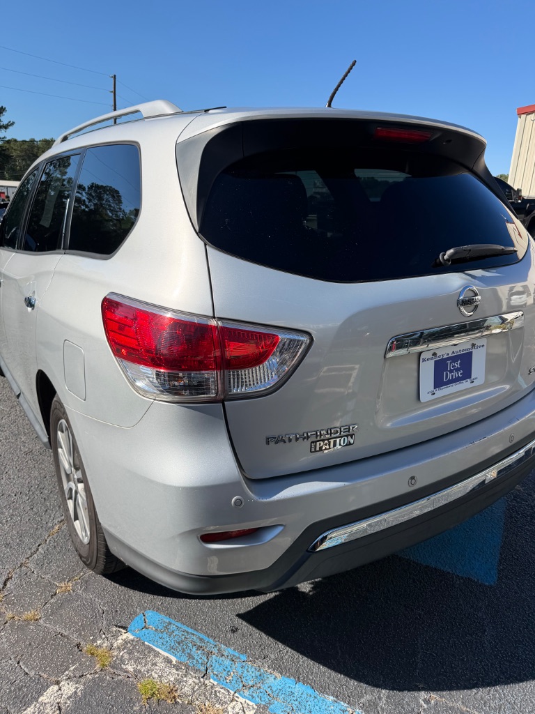 Nissan Pathfinder photo 5